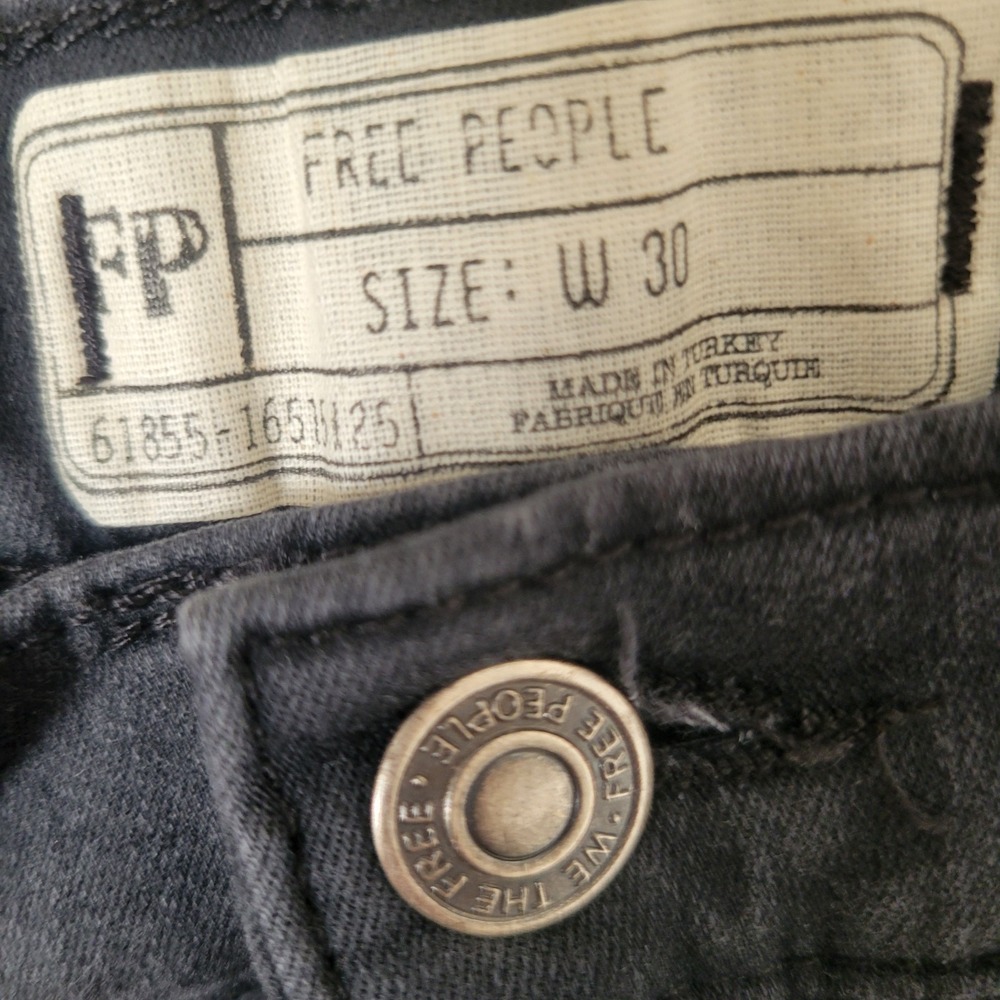 Women's We The Free Free People Distressed Black Wash Skinny Jeans ‎ 30 New Rip - Picture 8 of 10